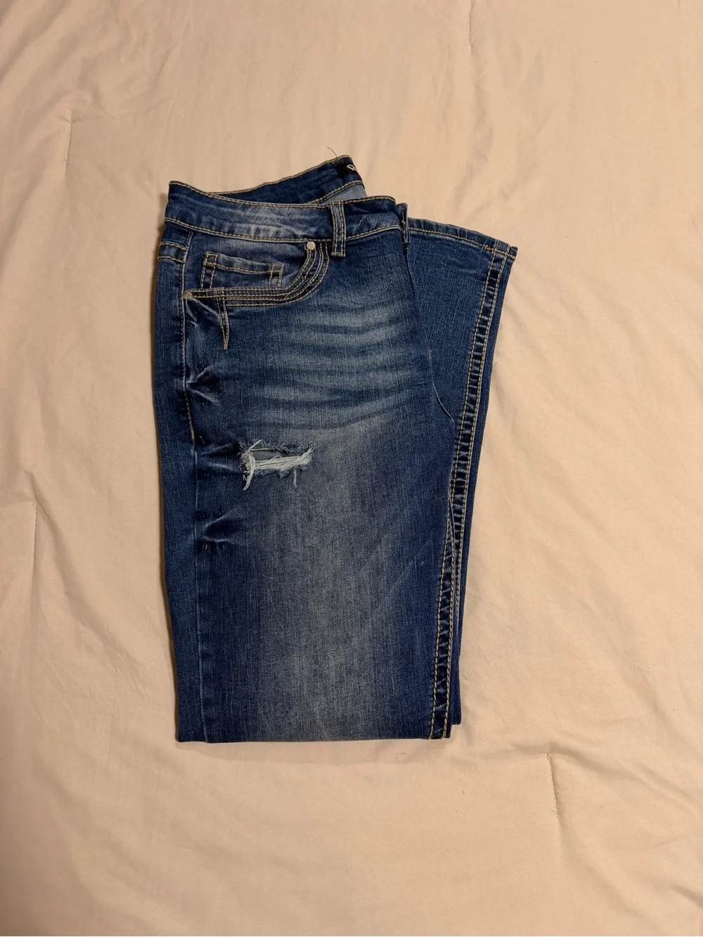 Dark Wash Embroidered Back Pocket Jeans - Blue